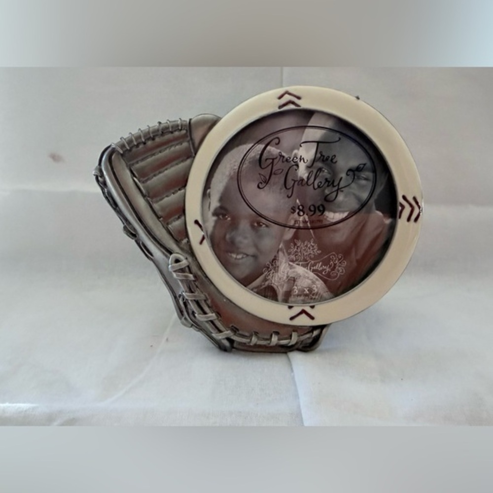 Baseball Glove Photo Frame - Cream and silver 3”x3” photo. Vintage frame